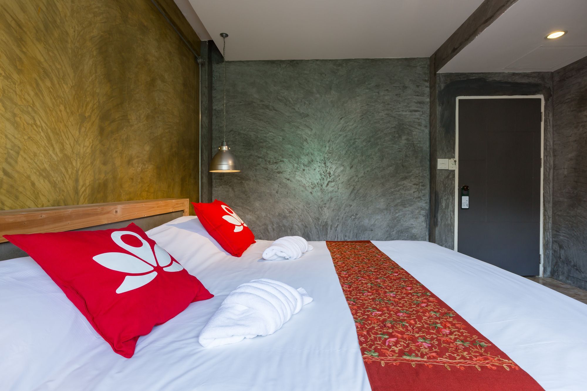 Zen Rooms Roundabout Karon Beach Phuket Dış mekan fotoğraf